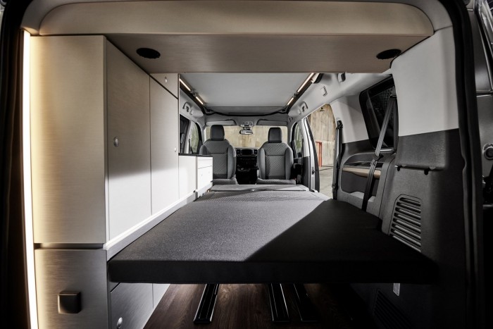 Márkakereskedésből rendelhető ez a kempingbusz 7