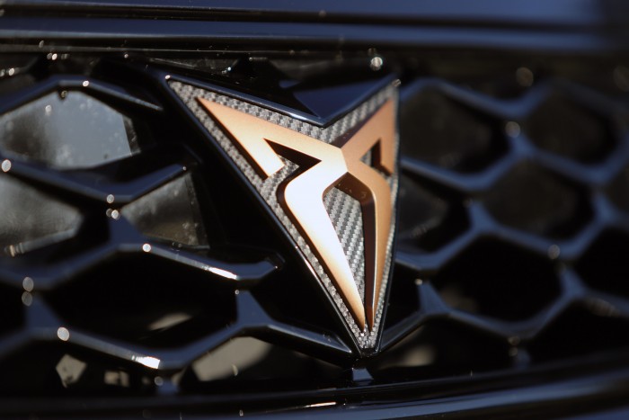 A SEAT gonosz ikertestvére – Cupra Ateca 8