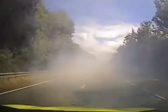 A 23 éves tanulóvezető vett egy Subarut, majd a rendőrök elől menekülve főzte meg a motorját