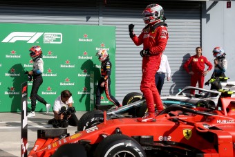 Ferrari: Ezen múlt Leclerc győzelme