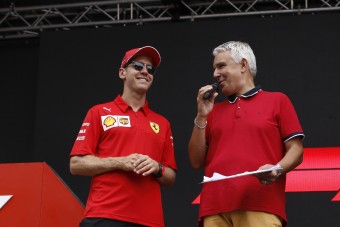 F1: Vettel újra nemesebbik testrészével viccelődött