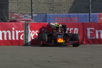 F1: Összetörte Red Bullját az újonc - videó