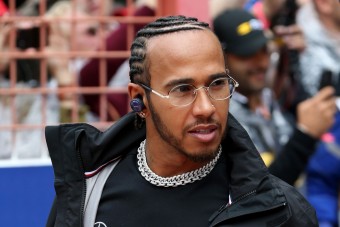 F1: Hamilton összetörte egy rajongó iPhone-ját, így lett igazi kincs