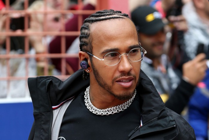 F1: Hamilton meggondolja a szerződéshosszabbítást