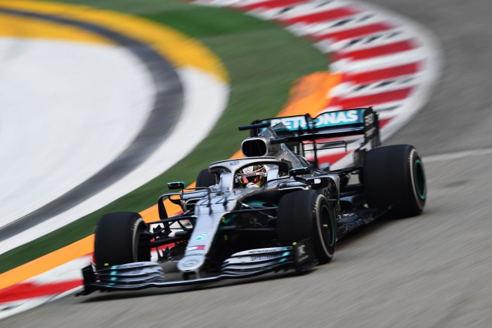 F1: Hideg üzemanyag miatt vizsgálják Hamiltont