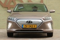 Villanyautó, furcsaságok nélkül: Hyundai Ioniq Electric 49