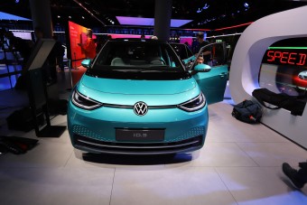 Hamarosan rendelhető a VW első villanyautója