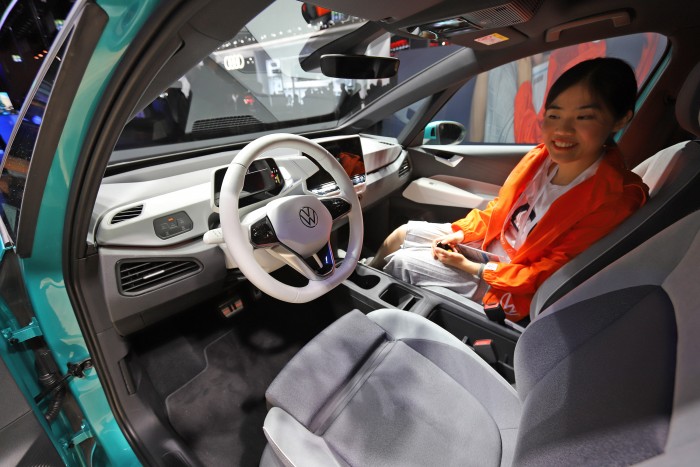 Hamarosan rendelhető a VW első villanyautója 6