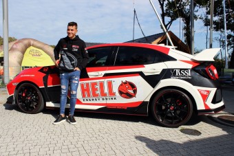 Súlyos sérülés után jutott az autósport elitjébe a magyar srác