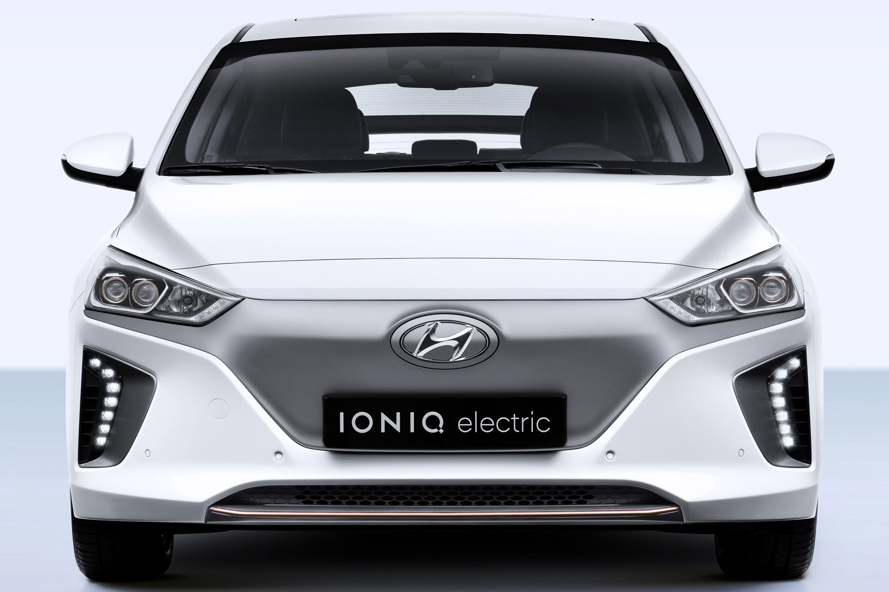 Villanyautó, furcsaságok nélkül: Hyundai Ioniq Electric 4
