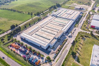 Esztergom tömi alkatrészekkel a Porschét