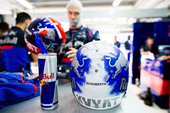 F1: Felülvizsgálják a sisakszabályokat?