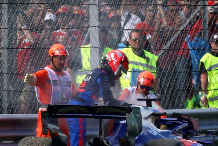 F1: Letiltották Kvjat sisakfestését 1 | Vezess F1: Letiltották Kvjat sisakfestését 1