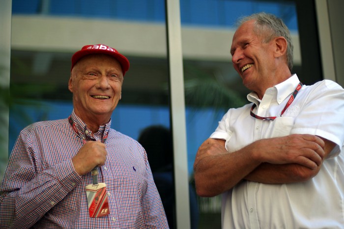 F1: A Red Bull lökte Hamiltont a Mercedes karjaiba 1