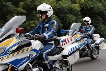 Új BMW motorkerékpárokat kaptak a magyar rendőrök