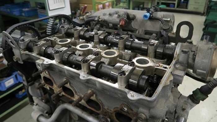 6,5 millióért rázza gatyába a 30 éves MX-5-öket a Mazda 6