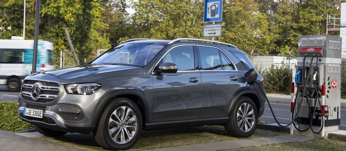 Elképesztő dolgokat tud a Mercedes új dízel hibridje