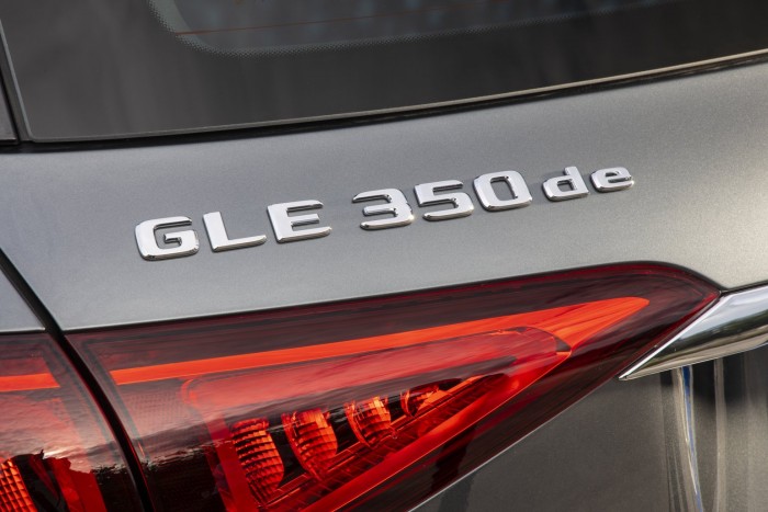Elképesztő dolgokat tud a Mercedes új dízel hibridje 7