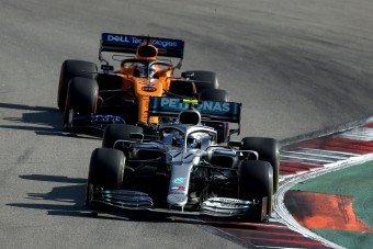 F1: Nem a távozást készíti elő a Mercedes