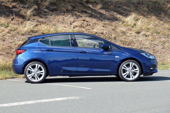 Halálra ítélt motorokat kapott az új Opel Astra 71 Halálra ítélt motorokat kapott az új Opel Astra 71