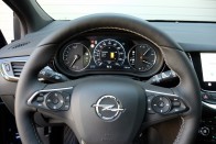 Halálra ítélt motorokat kapott az új Opel Astra 48