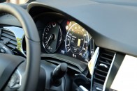 Halálra ítélt motorokat kapott az új Opel Astra 49