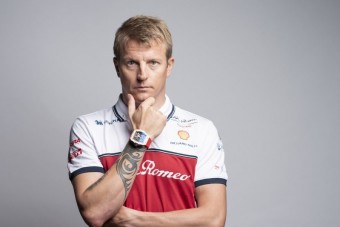 320 milliót hord a csuklóján Räikkönen