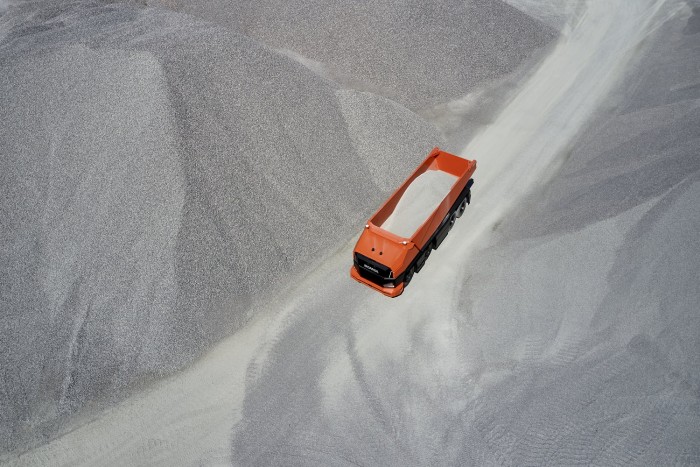 Sofőr nélküli dömpert mutatott be a Scania 1