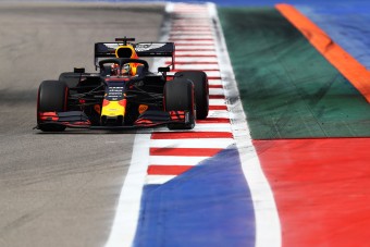 F1: Nagyot villant Verstappen Szocsiban