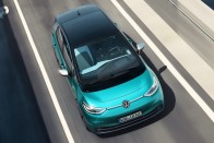 Hamarosan rendelhető a VW első villanyautója 42
