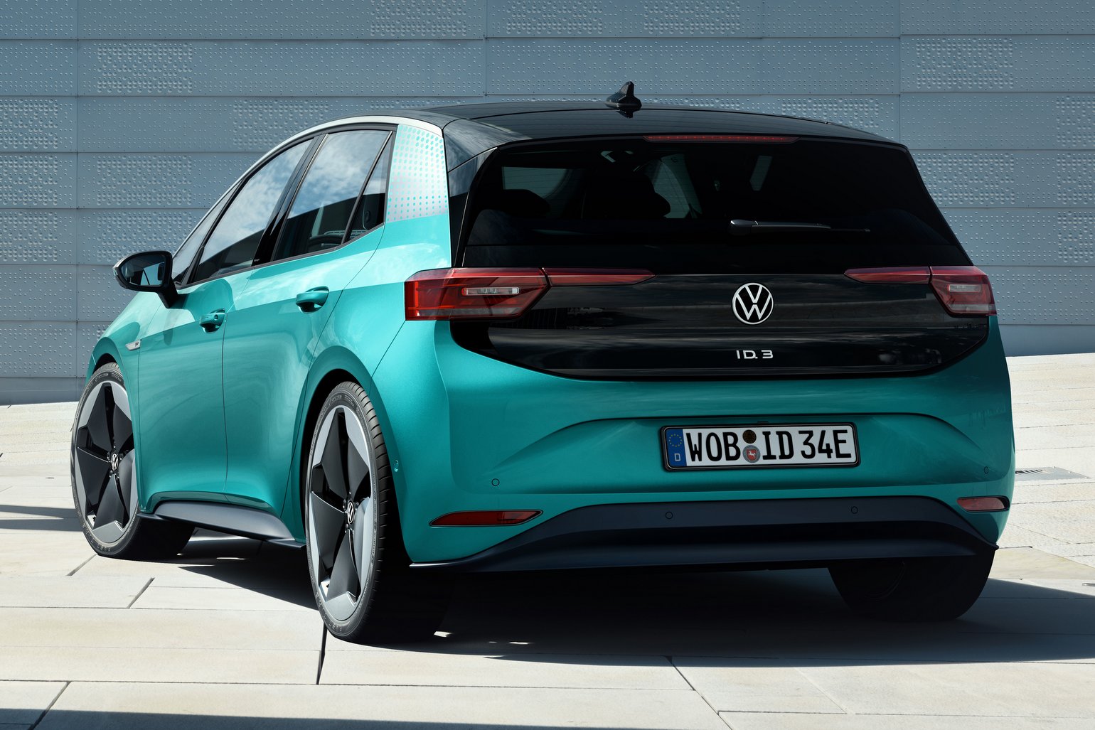 Hamarosan rendelhető a VW első villanyautója 20