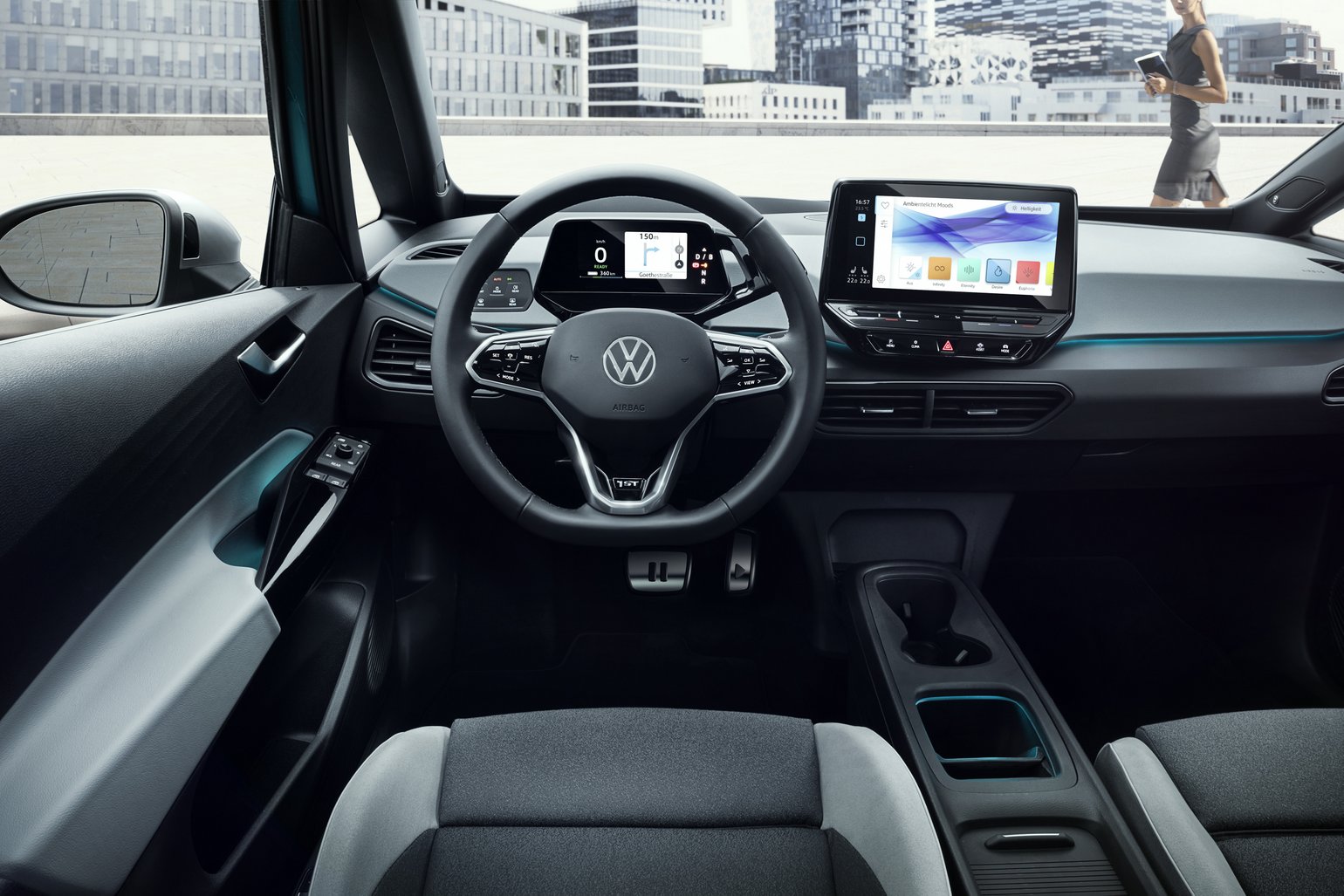 Hamarosan rendelhető a VW első villanyautója 19