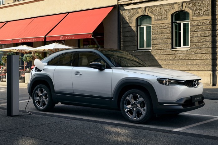 Elektromos terepkupé a Mazdától 9