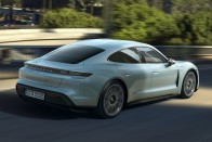 Megérkezett a Porsche olcsó(bb) villanyautója 2