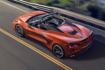 Keménytetős lett a Corvette kabrió