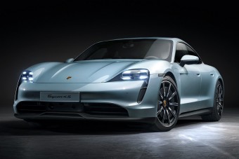 Megérkezett a Porsche olcsó(bb) villanyautója