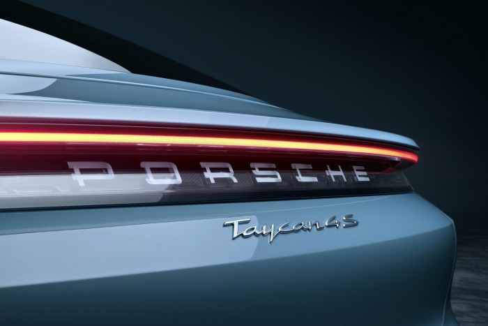 Megérkezett a Porsche olcsó(bb) villanyautója 25 Megérkezett a Porsche olcsó(bb) villanyautója 25
