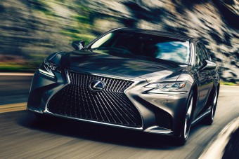 Még kényelmesebb a Lexus LS