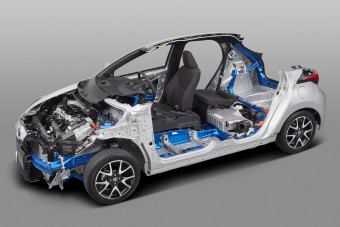 Japánban sokkal okosabb az új Yaris