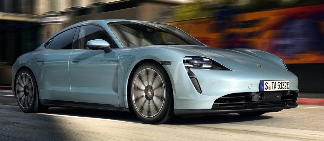 Megérkezett a Porsche olcsó(bb) villanyautója