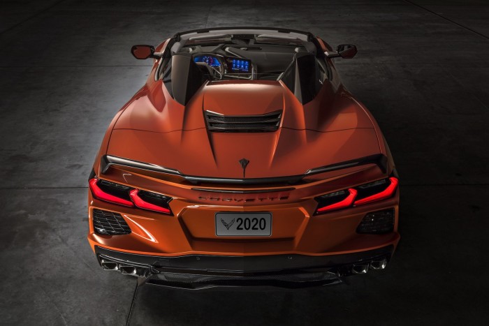 Keménytetős lett a Corvette kabrió 8