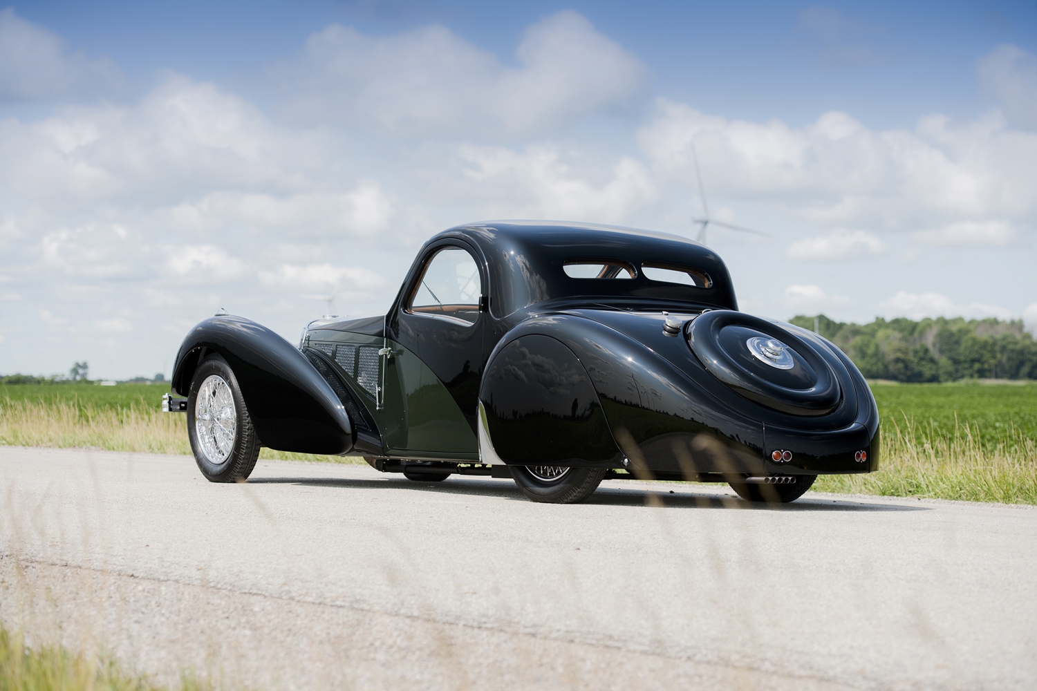 Gabonamágnás vette meg a gyönyörű Bugattit 8