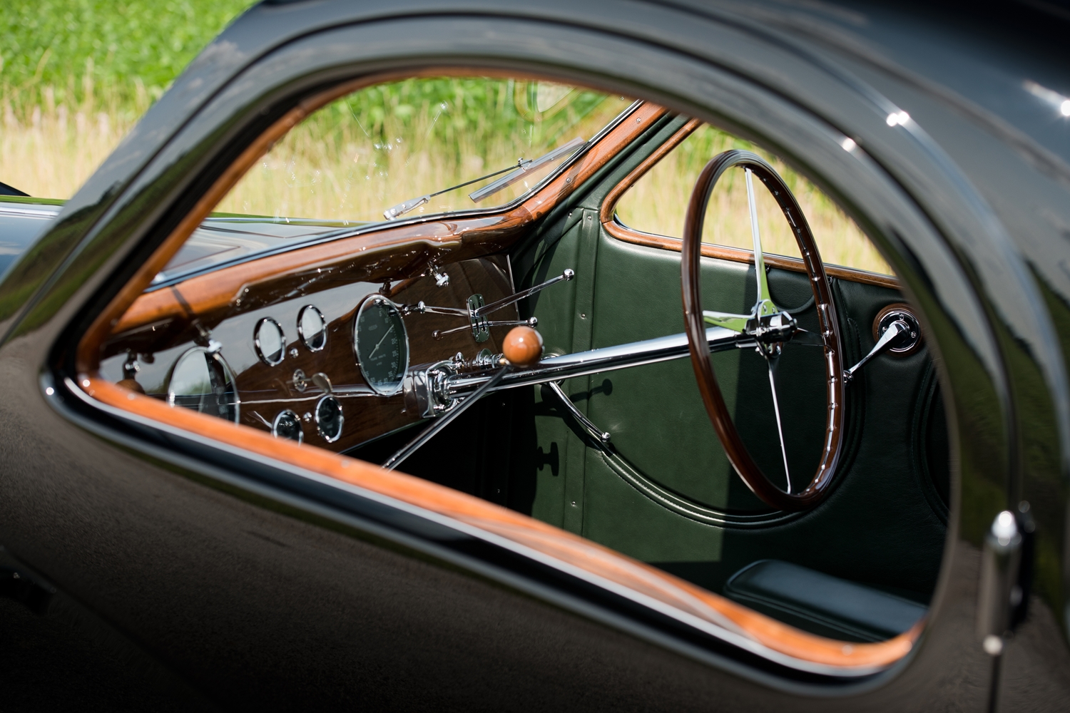Gabonamágnás vette meg a gyönyörű Bugattit 16