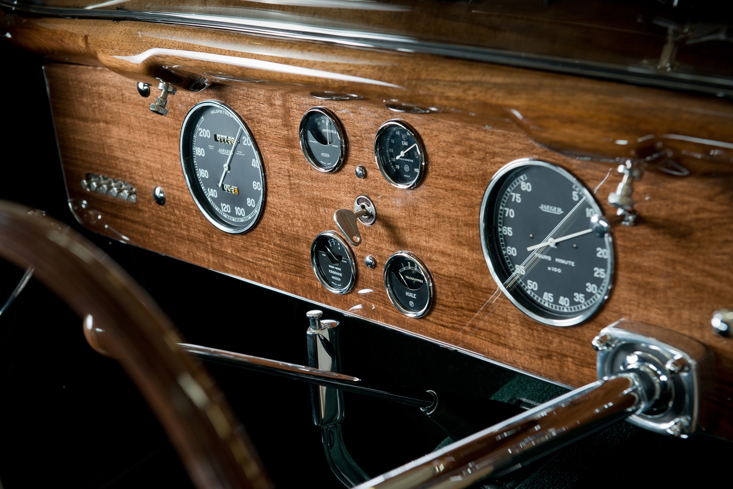 Gabonamágnás vette meg a gyönyörű Bugattit 18