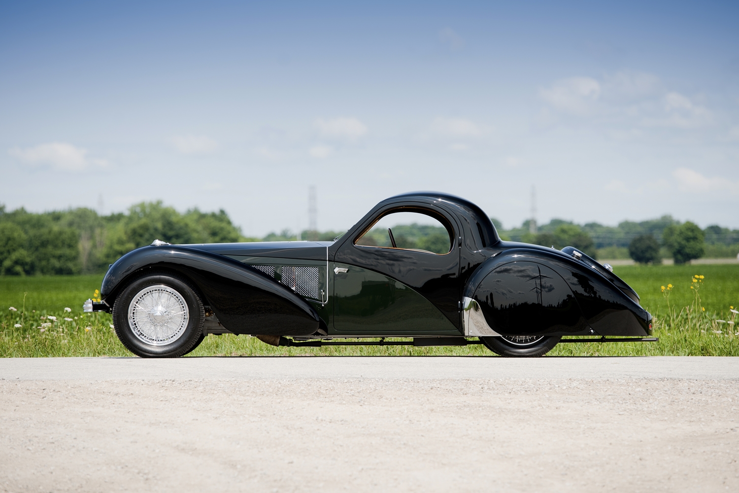 Gabonamágnás vette meg a gyönyörű Bugattit 3