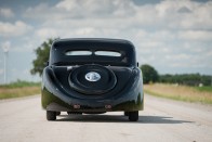 Gabonamágnás vette meg a gyönyörű Bugattit 23