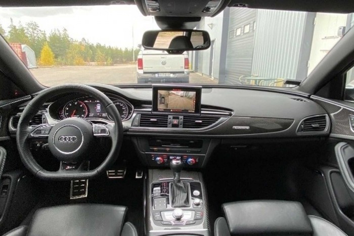 Ezt a tuningolt RS6-ost Kimi Räikkönen járatta be 6