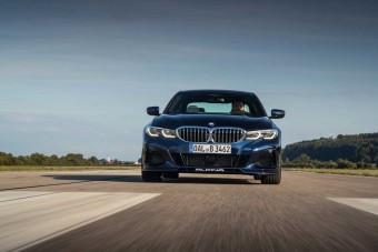 3,8 másodperc alatt gyorsul az Alpina 3-asa