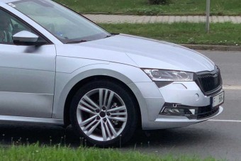 Szinte álca nélkül mutatkozik az új Škoda Octavia