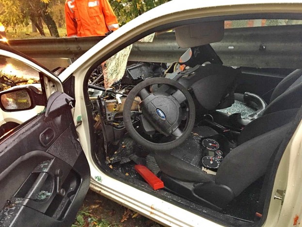 Fotókon a Lovasberénynél felnyársalt Ford 2 | Vezess Fotókon a Lovasberénynél felnyársalt Ford 2